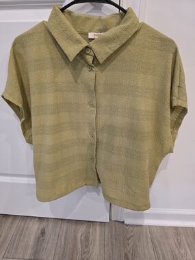 Relaxed Button-Front Women's Top in Olive Green
